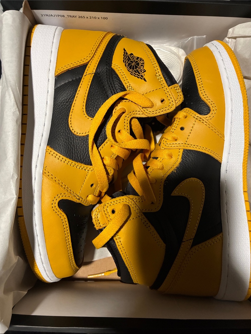 Men's High-Top Basketball Sneakers — Black & Yellow